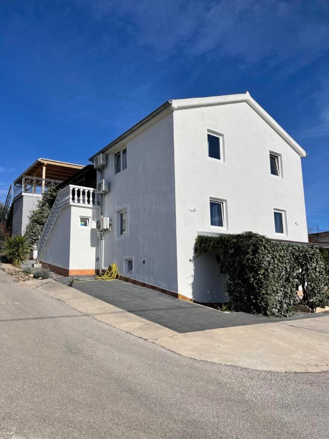 Apartments Frigan Maslenica Exterior photo